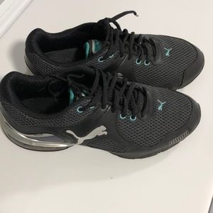 PUMA SHOES SIZE 9.5